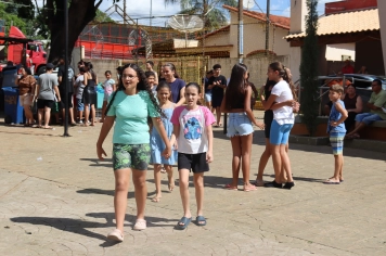 Foto - NATAL DAS CRIANÇAS - ARCO-ÍRIS