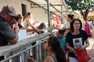 Foto - NATAL DAS CRIANÇAS - ARCO-ÍRIS