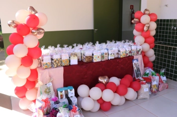 Foto - Uma tarde preparada com muito carinho para homenagear aquelas que representam amor, força, sabedoria e dedicação todos os dias. 