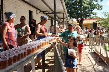 Foto - NATAL DAS CRIANÇAS - ARCO-ÍRIS