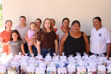 Foto - Uma tarde preparada com muito carinho para homenagear aquelas que representam amor, força, sabedoria e dedicação todos os dias. 