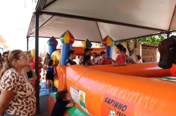 Foto - NATAL DAS CRIANÇAS - ARCO-ÍRIS