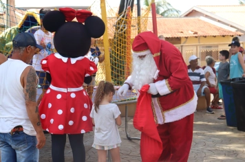 Foto - NATAL DAS CRIANÇAS - ARCO-ÍRIS