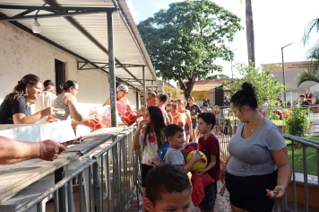 Foto - NATAL DAS CRIANÇAS - ARCO-ÍRIS