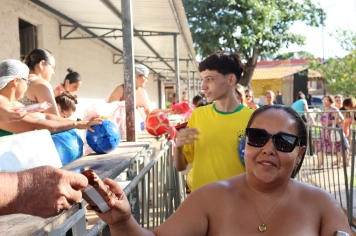 Foto - NATAL DAS CRIANÇAS - ARCO-ÍRIS