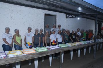 Foto - CARRETA IMPÉRIO, APRESENTAÇÃO DA BANDA MUNICIPAL E A DISTRIBUIÇÃO DO BOLO