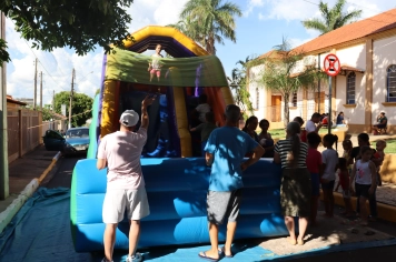 Foto - NATAL DAS CRIANÇAS - ARCO-ÍRIS