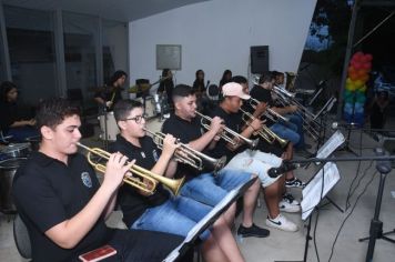 Foto - CARRETA IMPÉRIO, APRESENTAÇÃO DA BANDA MUNICIPAL E A DISTRIBUIÇÃO DO BOLO