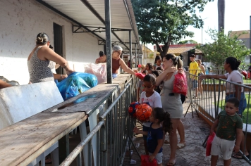 Foto - NATAL DAS CRIANÇAS - ARCO-ÍRIS