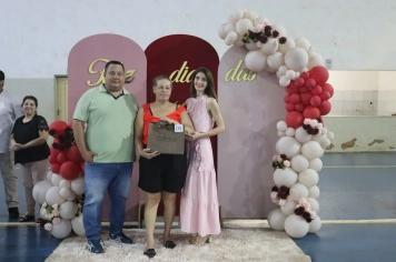 Foto - Uma noite preparada com muito carinho para homenagear aquelas que representam amor, força, dedicação e cuidado todos os dias. 