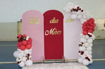 Foto - Uma noite preparada com muito carinho para homenagear aquelas que representam amor, força, dedicação e cuidado todos os dias. 