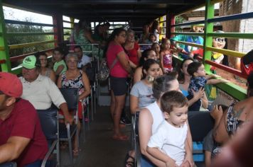 Foto - CARRETA IMPÉRIO, APRESENTAÇÃO DA BANDA MUNICIPAL E A DISTRIBUIÇÃO DO BOLO