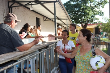 Foto - NATAL DAS CRIANÇAS - ARCO-ÍRIS