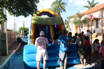 Foto - NATAL DAS CRIANÇAS - ARCO-ÍRIS