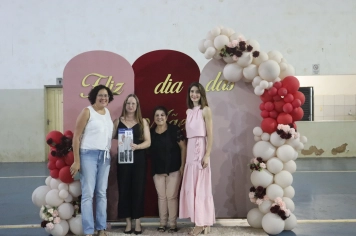 Foto - Uma noite preparada com muito carinho para homenagear aquelas que representam amor, força, dedicação e cuidado todos os dias. 